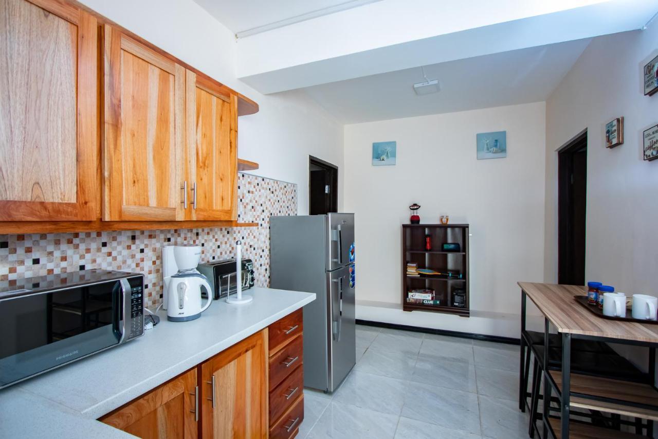 876 Ja Oasis & Homestay - By Kingston Airport Exterior photo